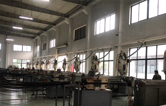 Suzhou Polywell Engineering Plastics Co.,Ltd メーカー生産ライン